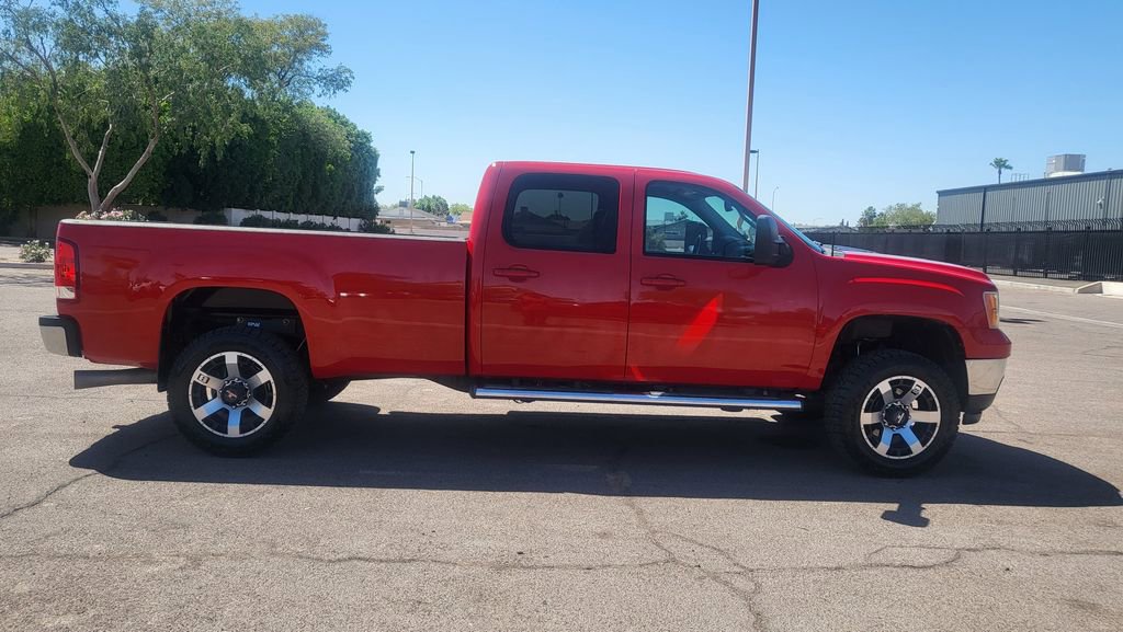 Used 2011 GMC Sierra 2500 SLT w/ SLT Convenience Package AWD/4WD image 10