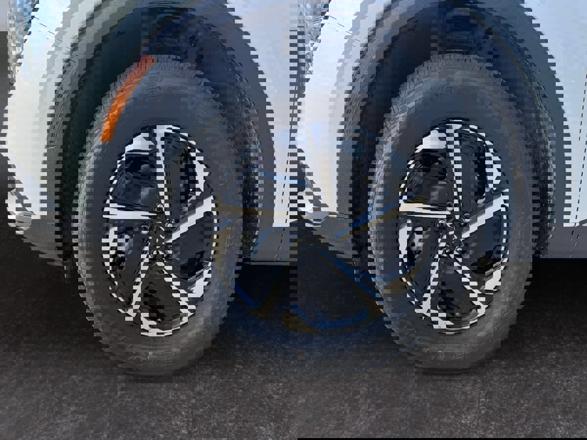 Used 2024 Kia Sportage LX image 9