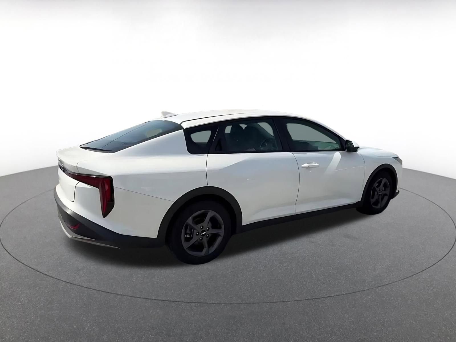 Used 2025 Kia K4 FWD image 14
