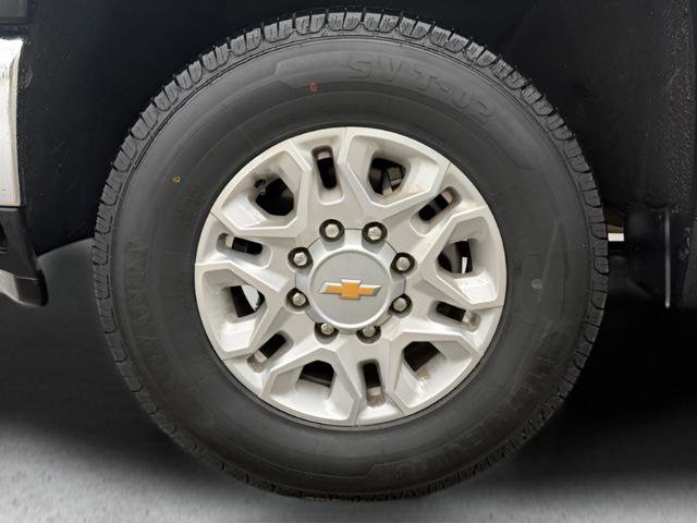 Used 2024 Chevrolet Silverado 2500 LT image 9
