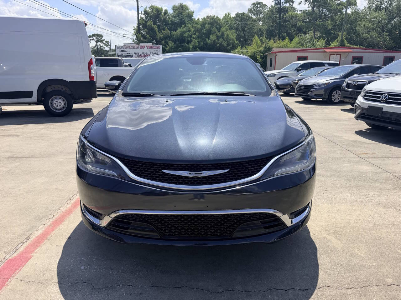 Used 2017 Chrysler 200 Limited Platinum w/ Comfort & Convenience Group FWD image 4