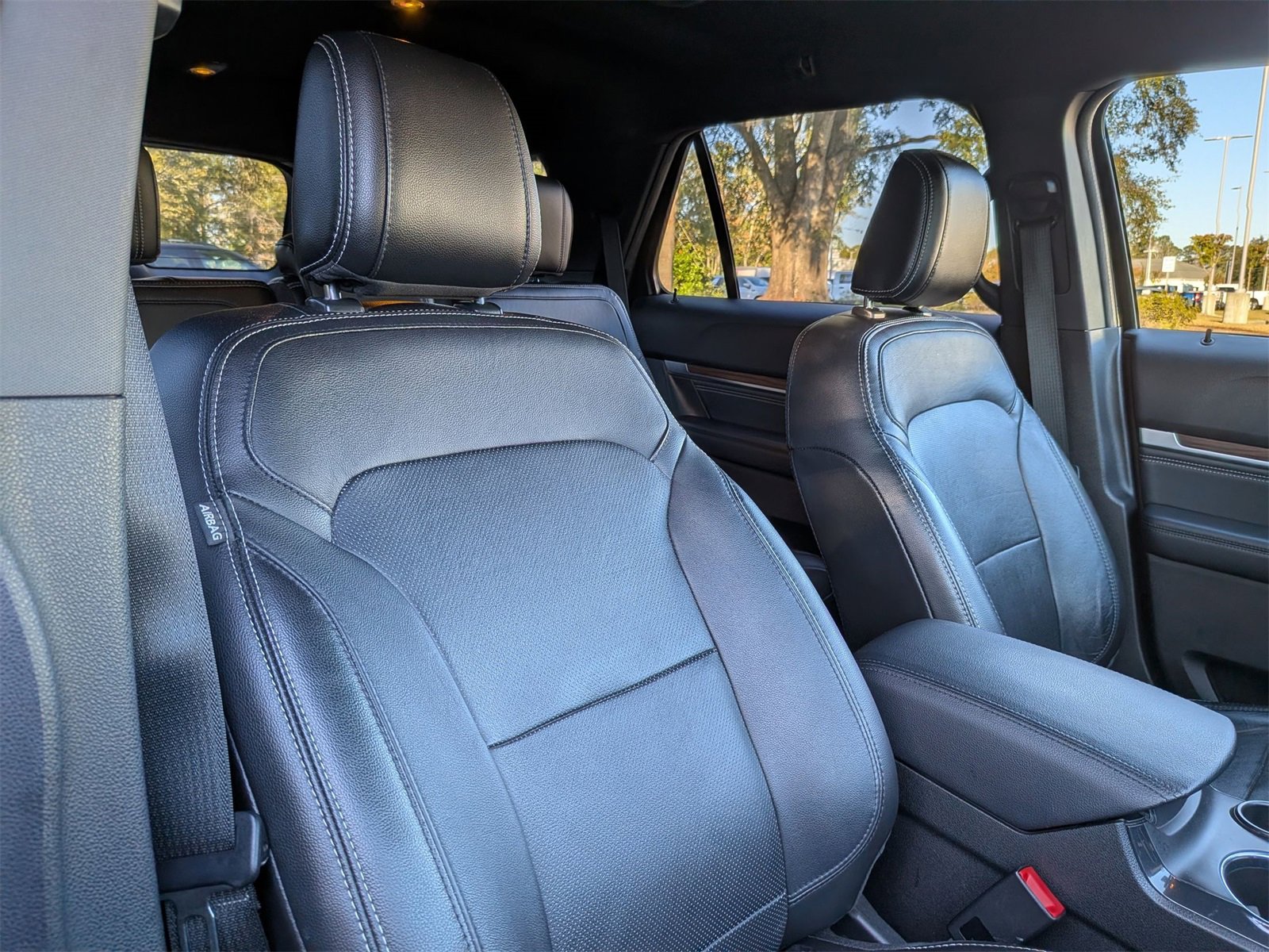 Used 2018 Ford Explorer Limited w/ Ford Safe & Smart Package image 38