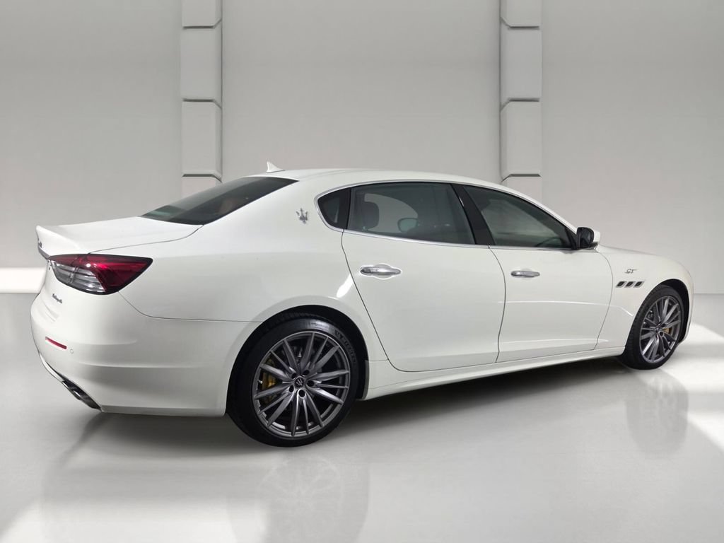 Used 2023 Maserati Quattroporte GT RWD image 5