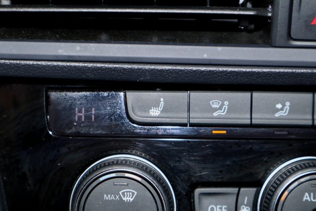 Used 2024 Volkswagen Jetta SE image 4