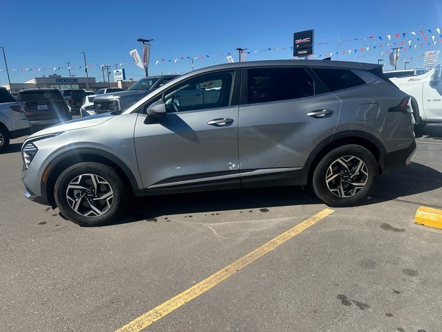 Used 2024 Kia Sportage LX image 7