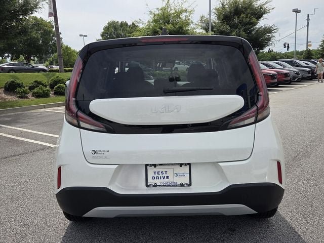 Used 2025 Kia Soul LX w/ LX Technology Package FWD image 7