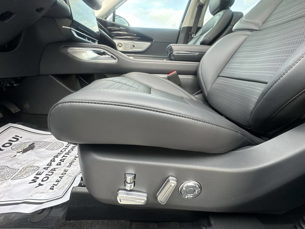 New 2026 Lincoln Nautilus Reserve AWD/4WD image 12