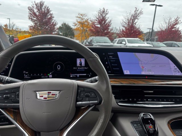 Used 2023 Cadillac Escalade Premium Luxury Platinum AWD/4WD image 11