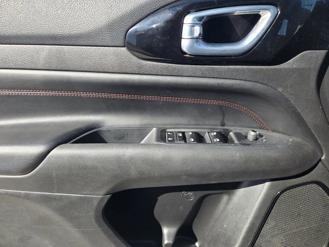 Used 2024 Jeep Compass Trailhawk image 23