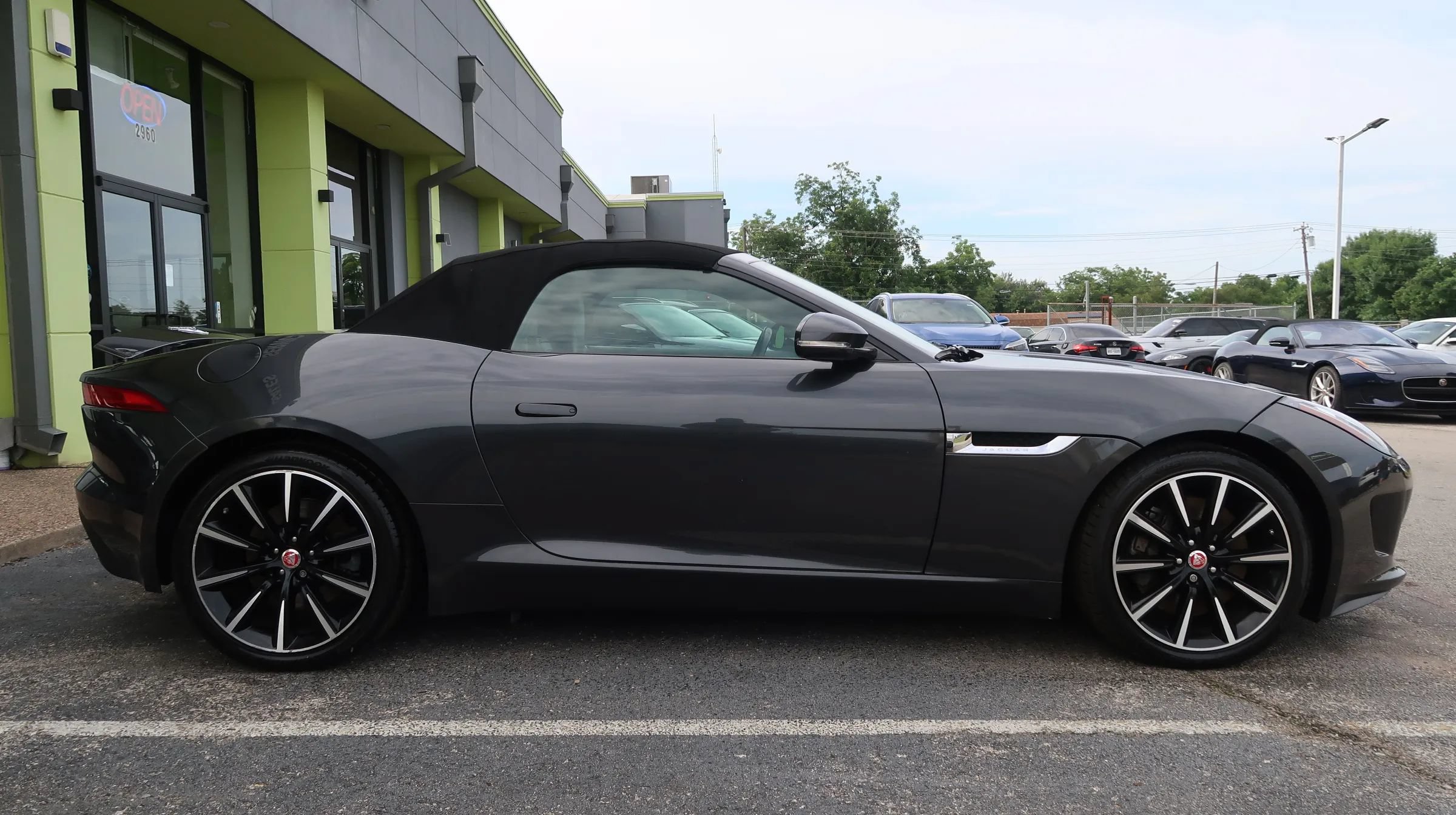 Used 2016 Jaguar F-TYPE Convertible RWD image 8