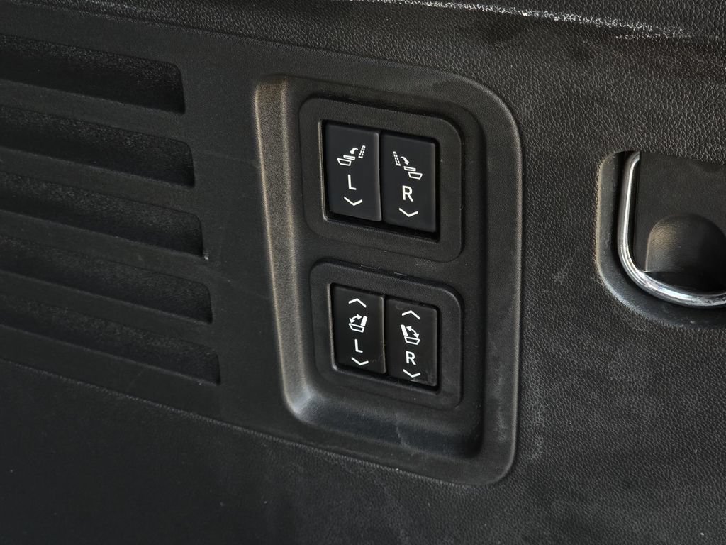 Used 2024 GMC Acadia Denali FWD image 9
