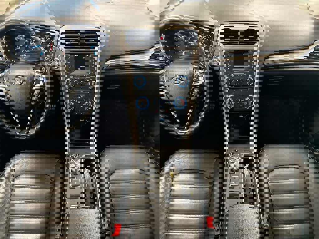 Used 2017 Ford Fusion SE image 28