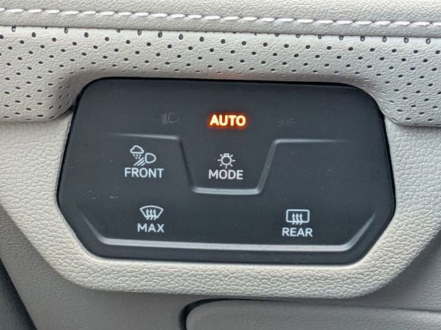 Used 2024 Volkswagen Atlas SE image 17