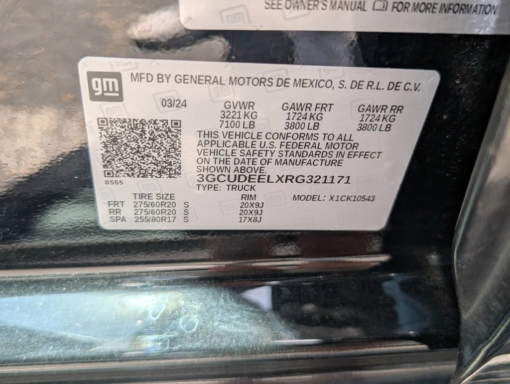 Used 2024 Chevrolet Silverado 1500 RST AWD/4WD image 34