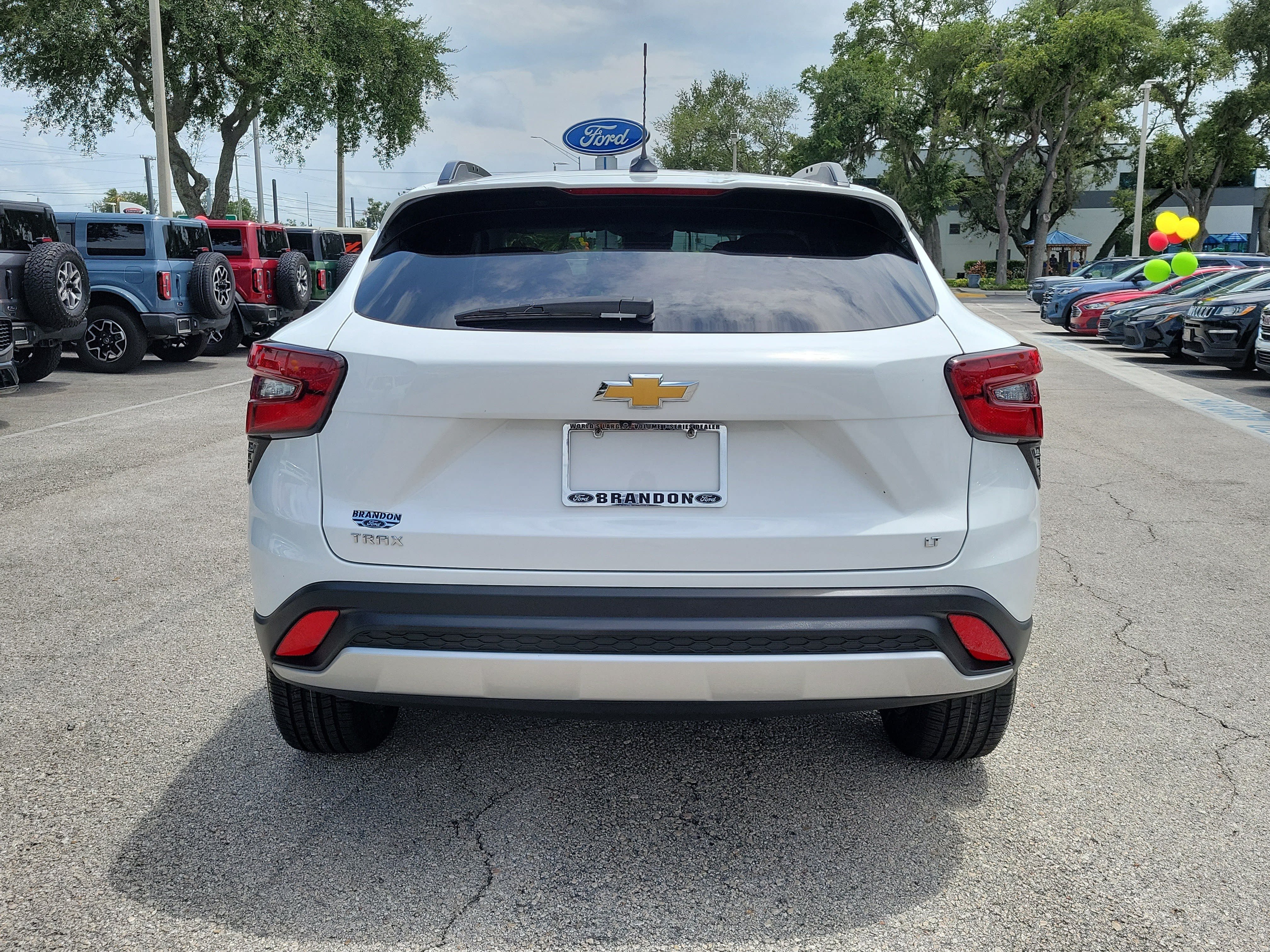 Used 2024 Chevrolet Trax LT w/ Driver Confidence Package FWD image 8