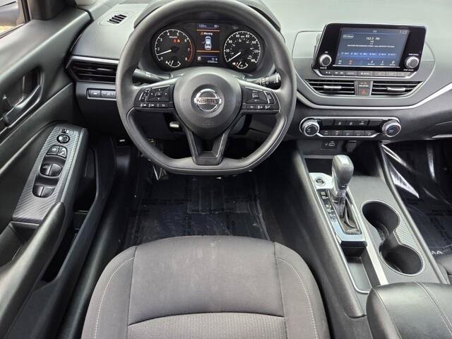 Used 2023 Nissan Altima 2.5 S FWD image 16