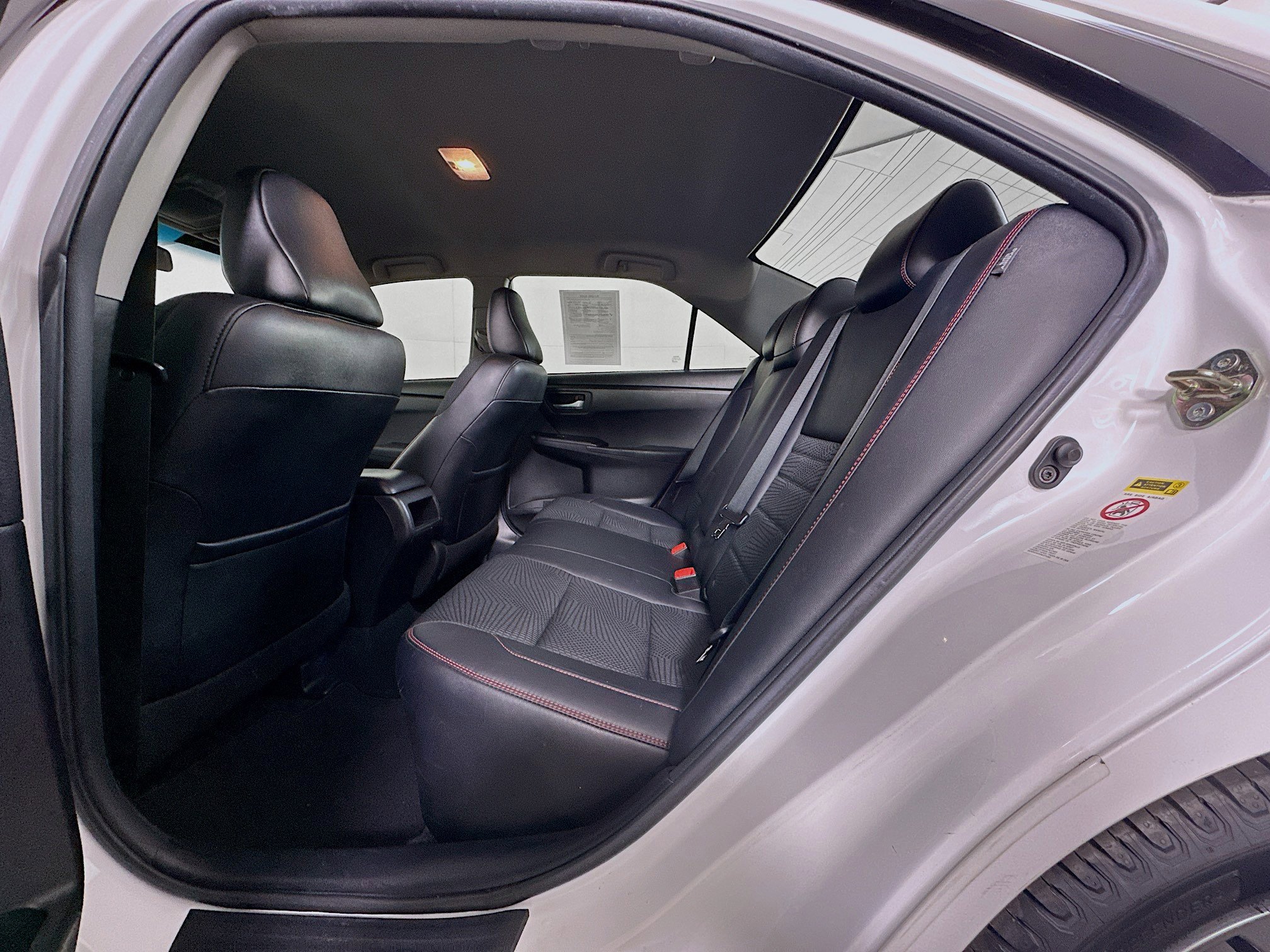 Used 2017 Toyota Camry SE image 25