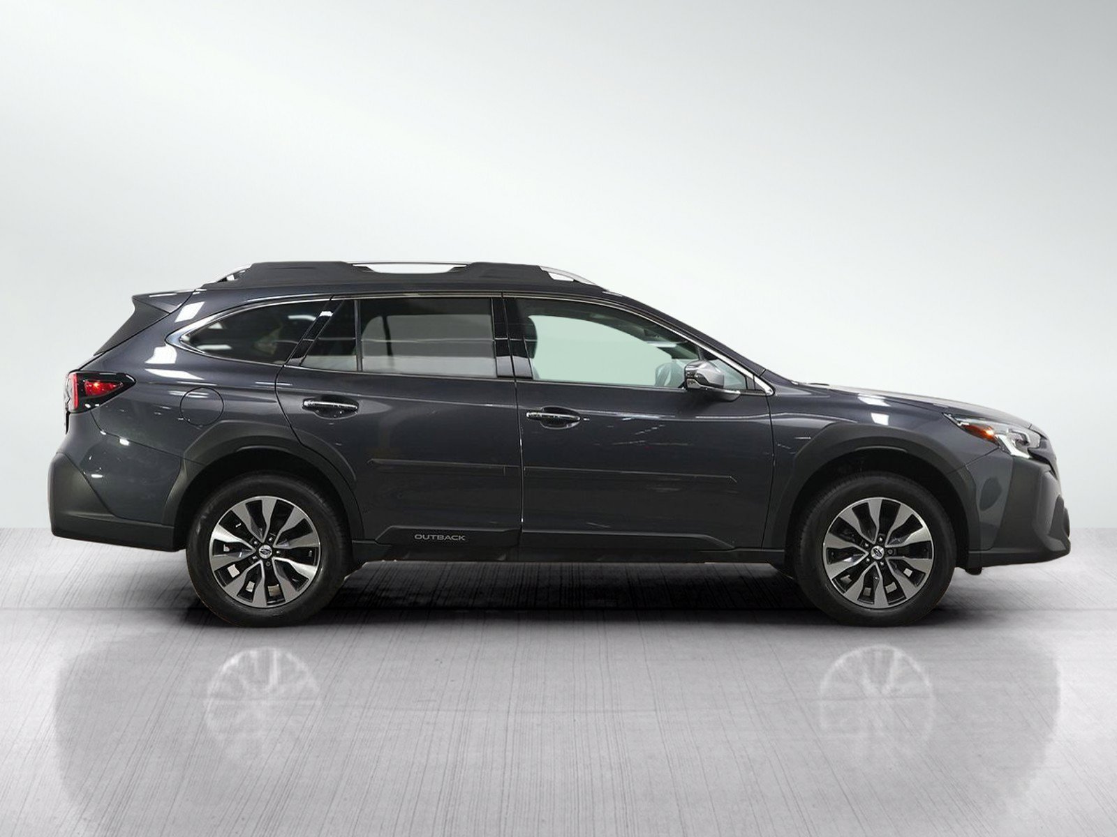 Used 2023 Subaru Outback Touring AWD/4WD image 6