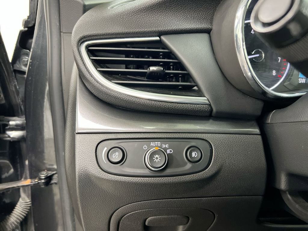 Used 2018 Buick Encore Essence image 18