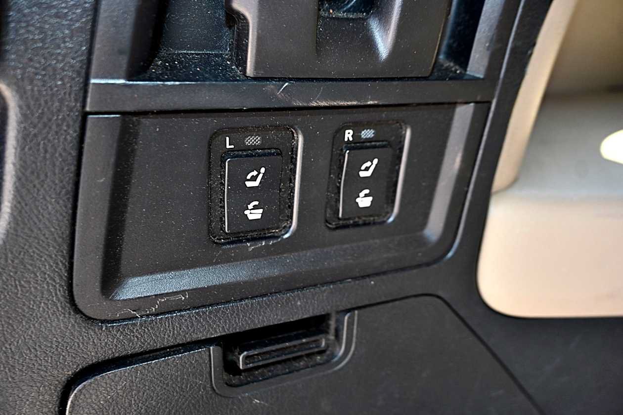 Used 2012 Toyota Sequoia SR5 RWD image 10