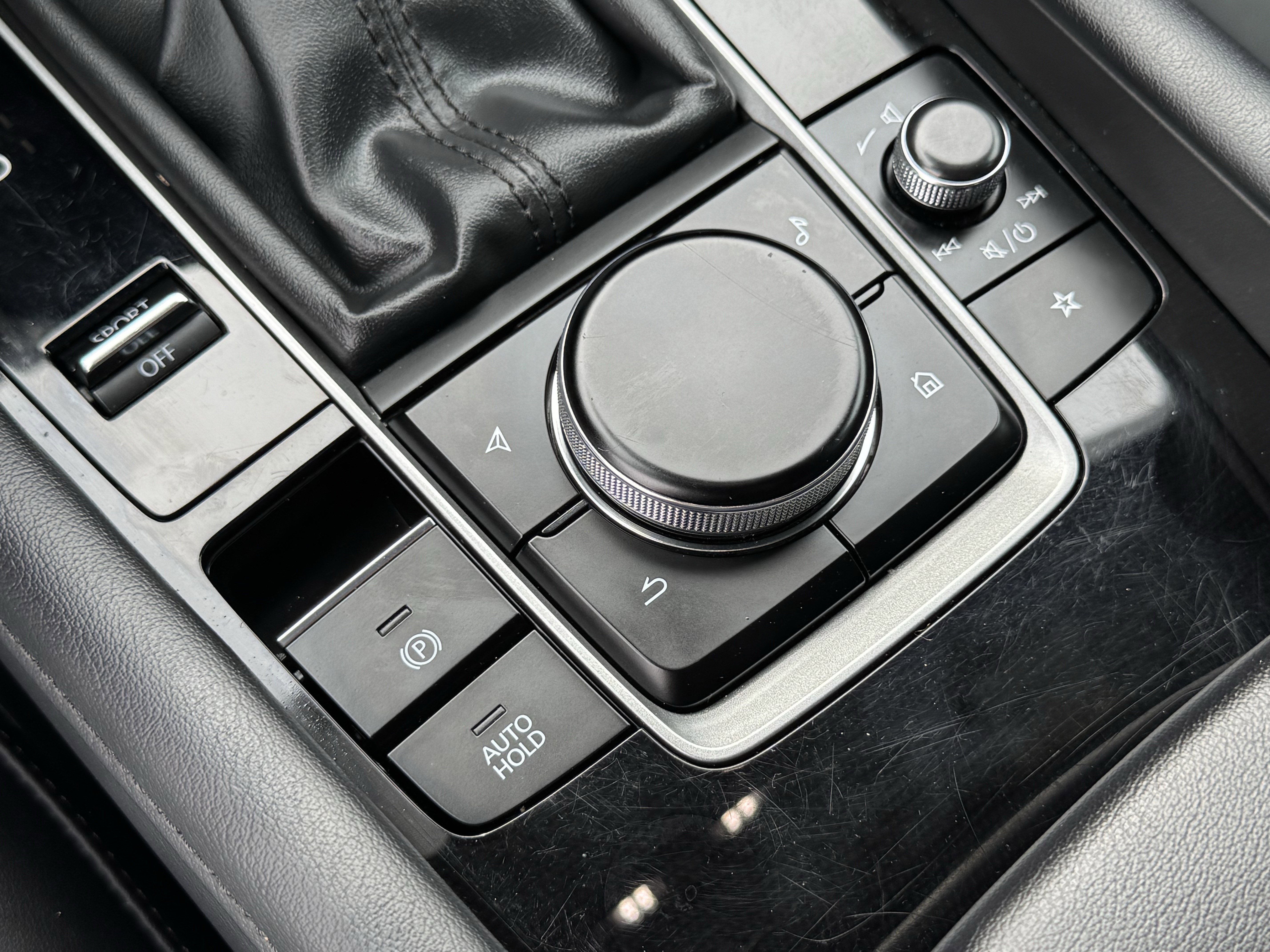 Used 2024 MAZDA MAZDA3 s image 23