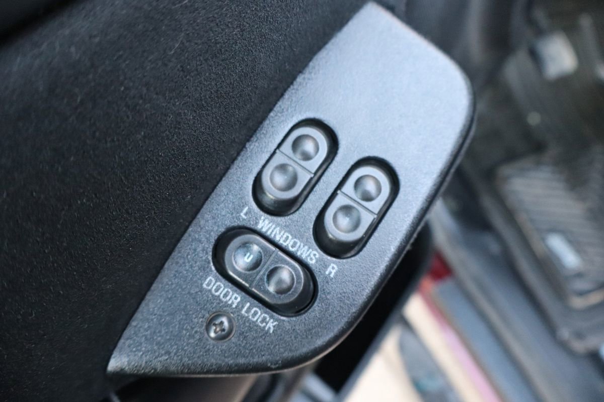 Used 1993 Ford Bronco XLT image 24