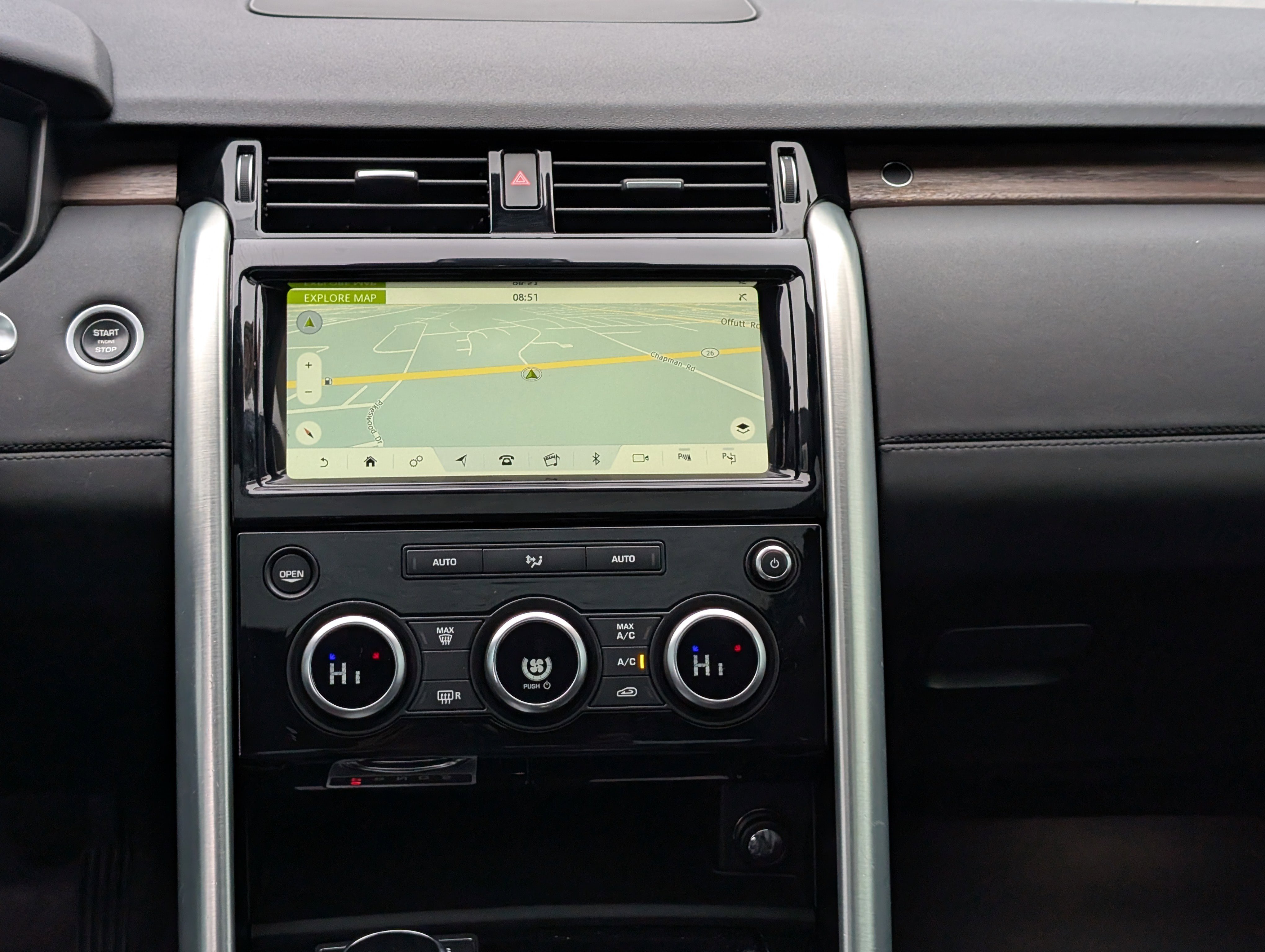 Used 2020 Land Rover Discovery HSE image 18