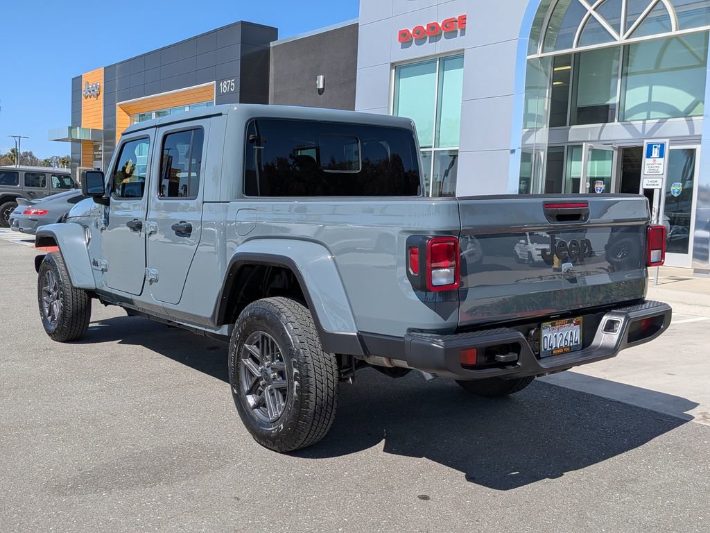 Used 2026 Jeep Gladiator Sport image 3