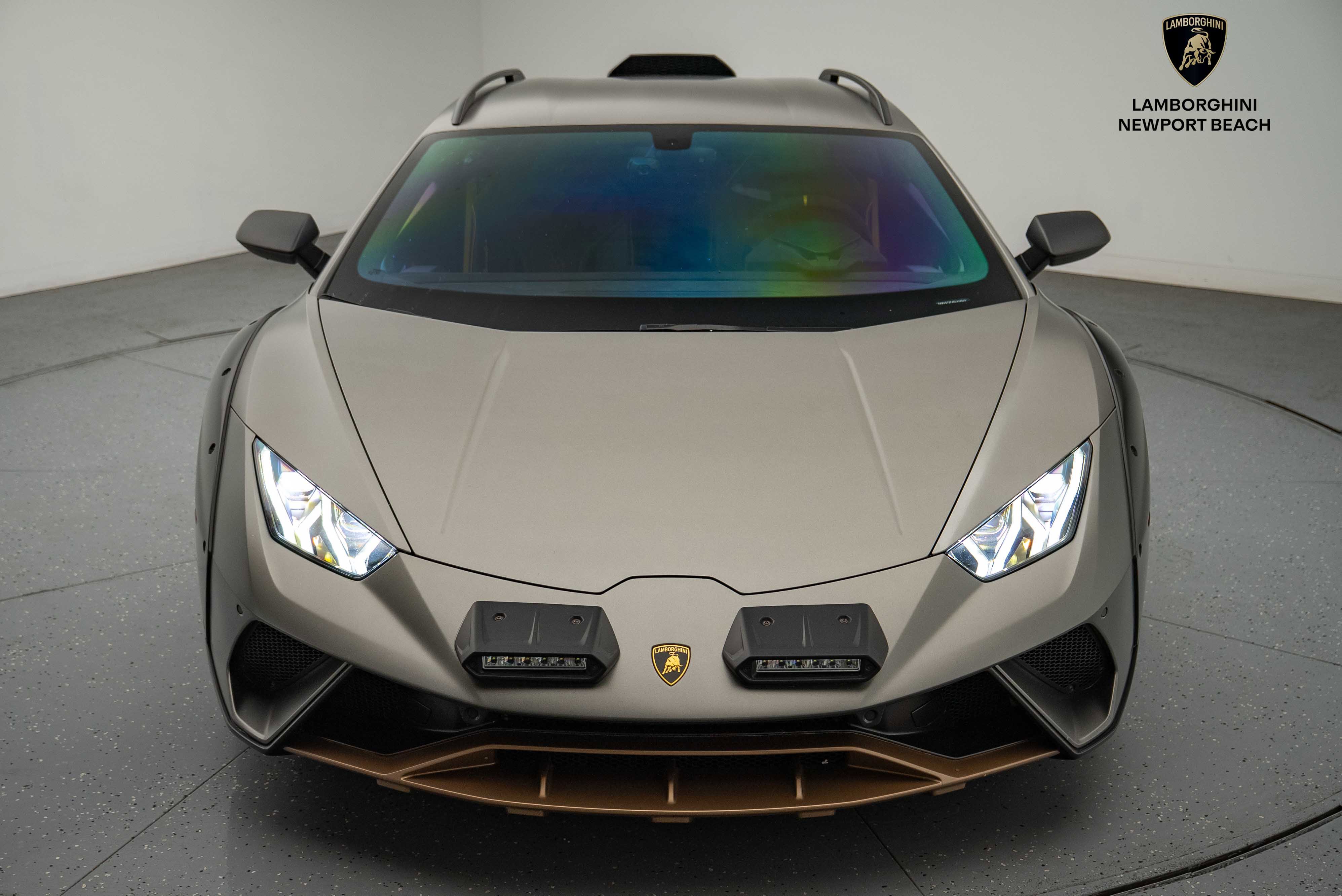 Used 2024 Lamborghini Huracan Sterrato image 3