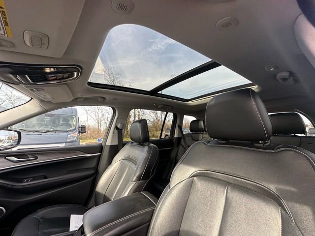 Used 2022 Jeep Grand Cherokee Limited 4xe image 25