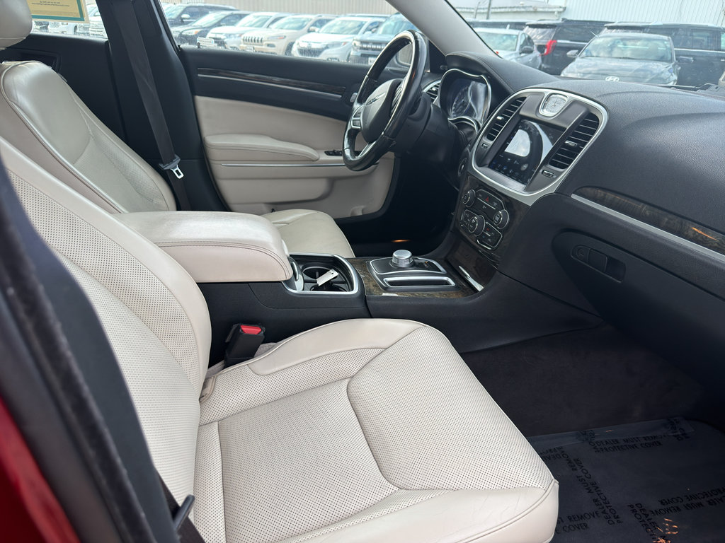 Used 2018 Chrysler 300 Limited RWD image 25