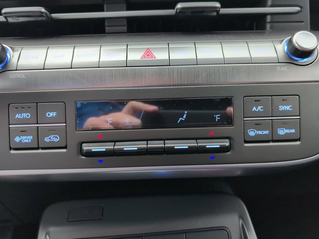 New 2025 Hyundai Kona SEL image 17