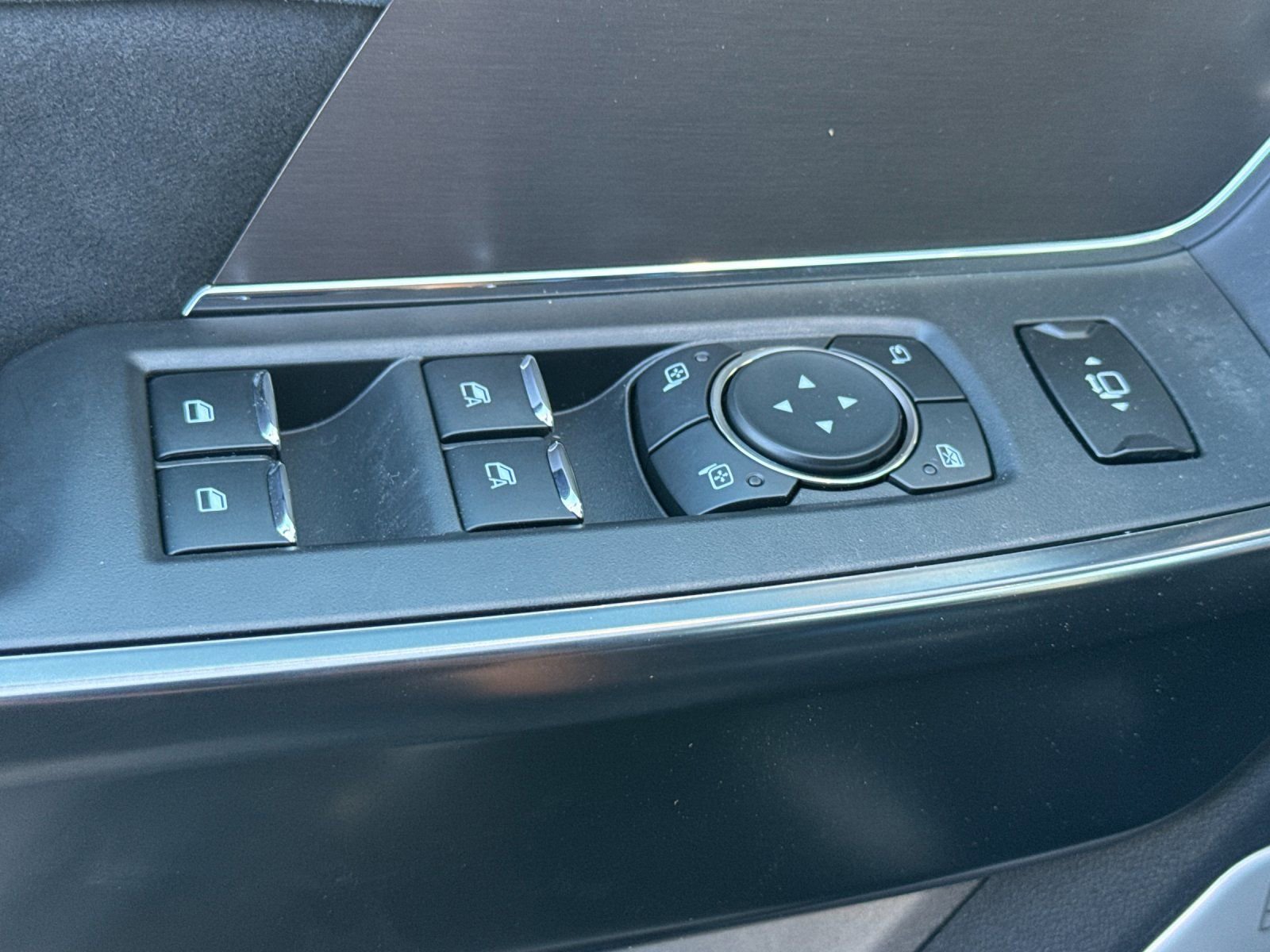 New 2026 Ford F350 Platinum w/ FX4 Off-Road Package image 11