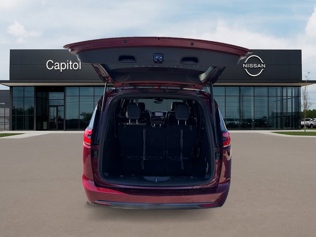 Used 2022 Chrysler Pacifica Limited w/ S Appearance Package image 9