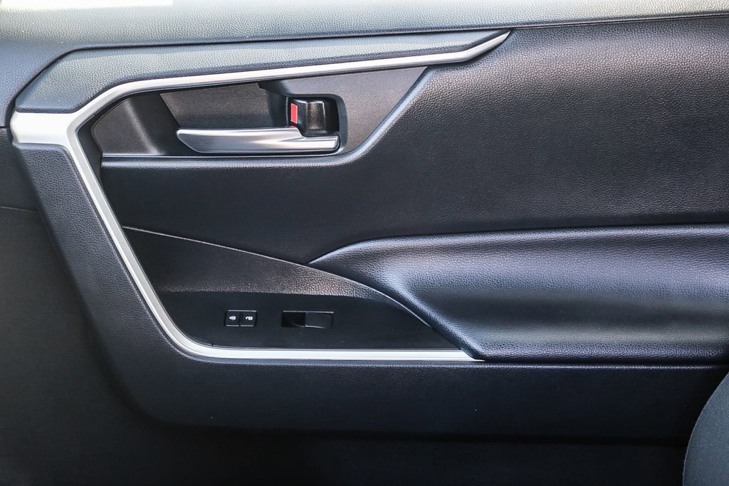 Used 2021 Toyota RAV4 XLE image 23