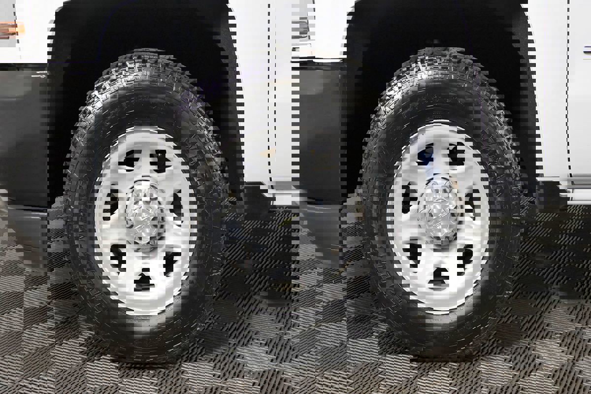 Used 2018 Chevrolet Silverado 1500 W/T AWD/4WD image 16