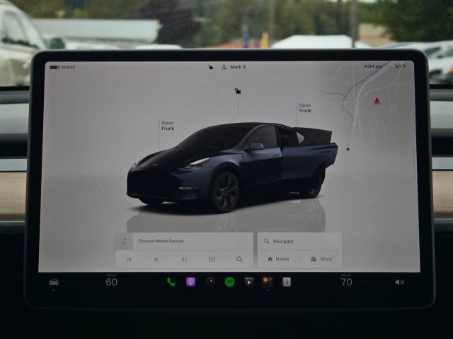 Used 2025 Tesla Model Y Long Range AWD/4WD image 40