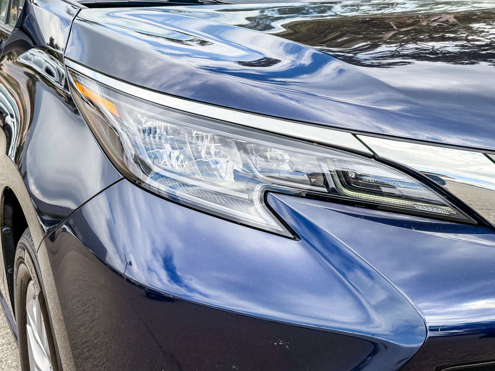 Used 2024 Toyota Sienna LE FWD image 4