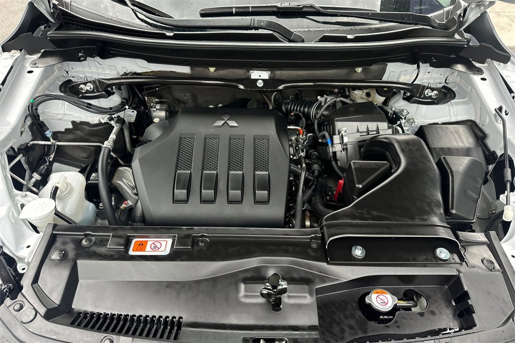 Used 2025 Mitsubishi Eclipse Cross SE image 33