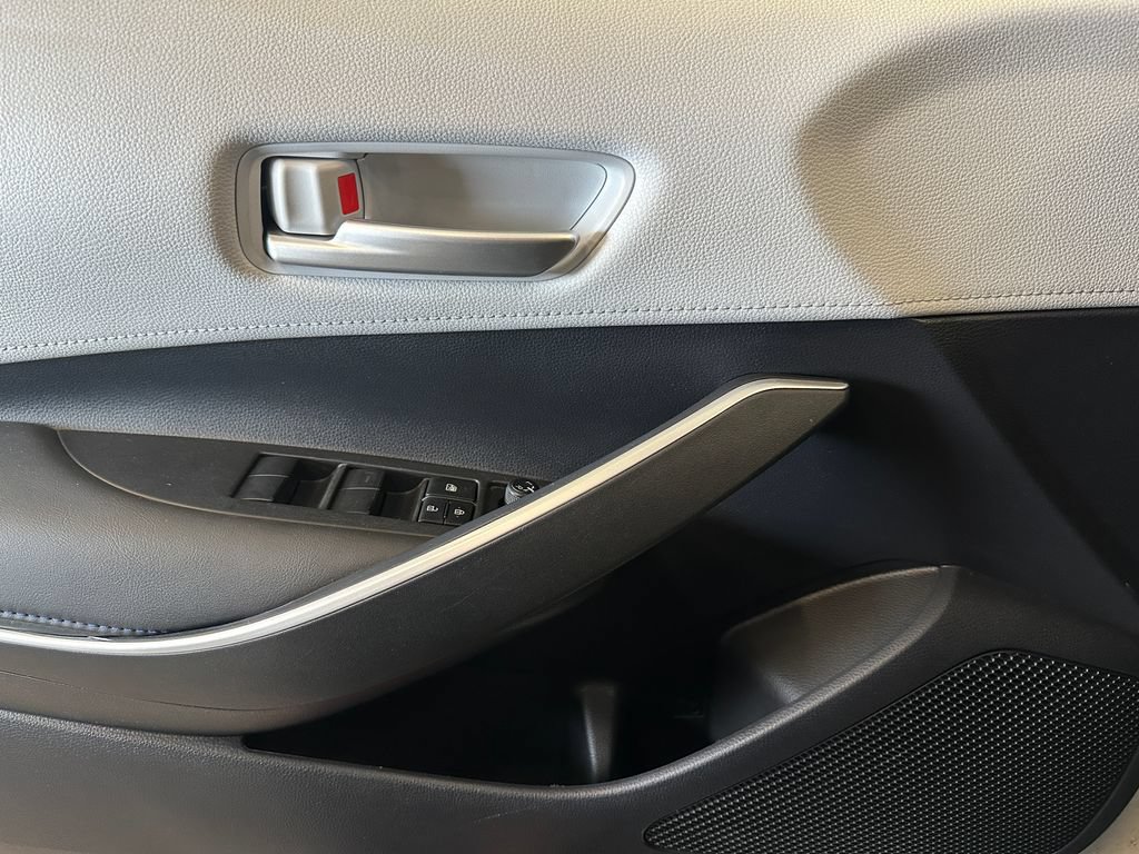 Used 2020 Toyota Corolla SE FWD image 19