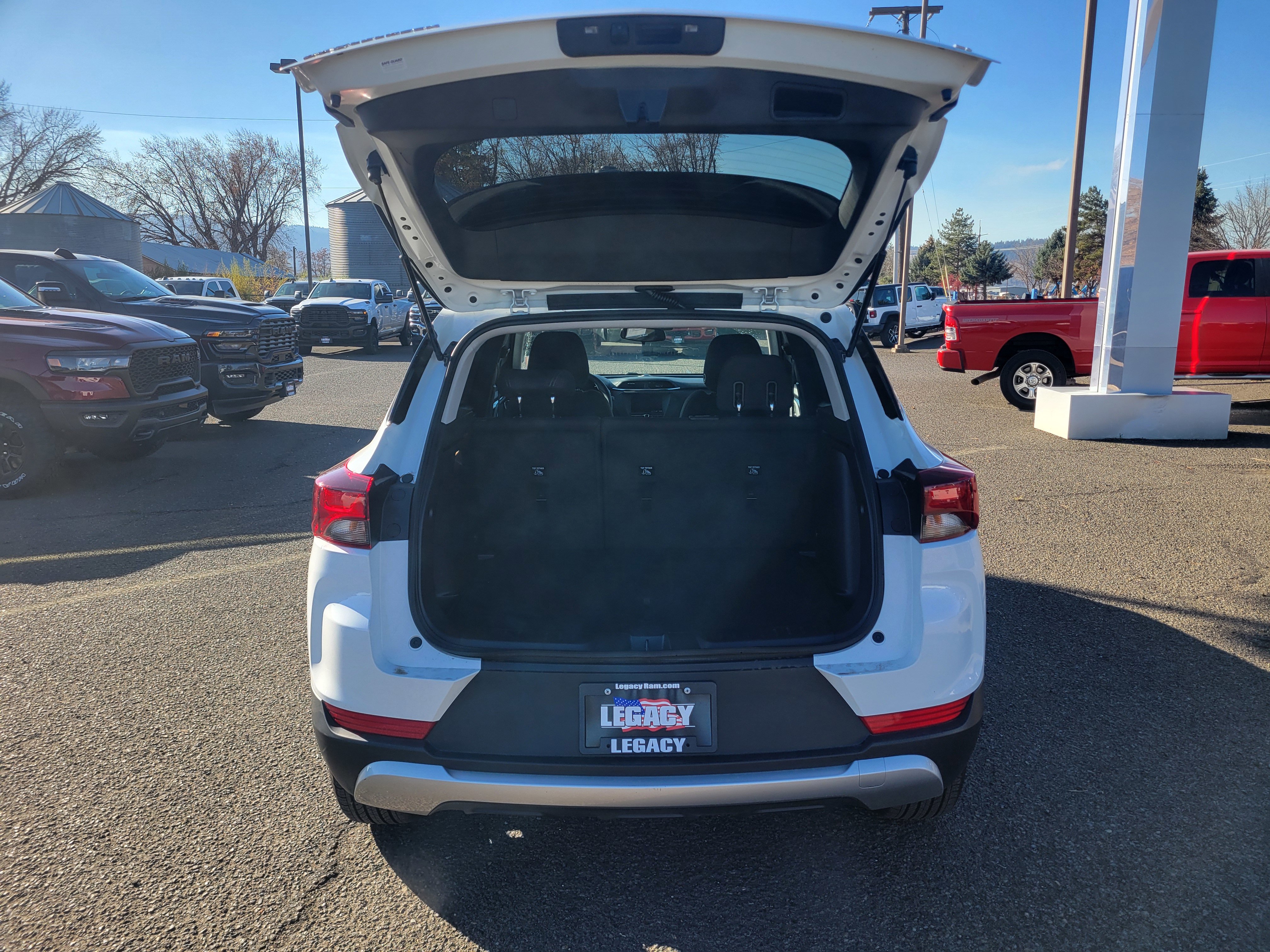 Used 2023 Chevrolet TrailBlazer LT image 11