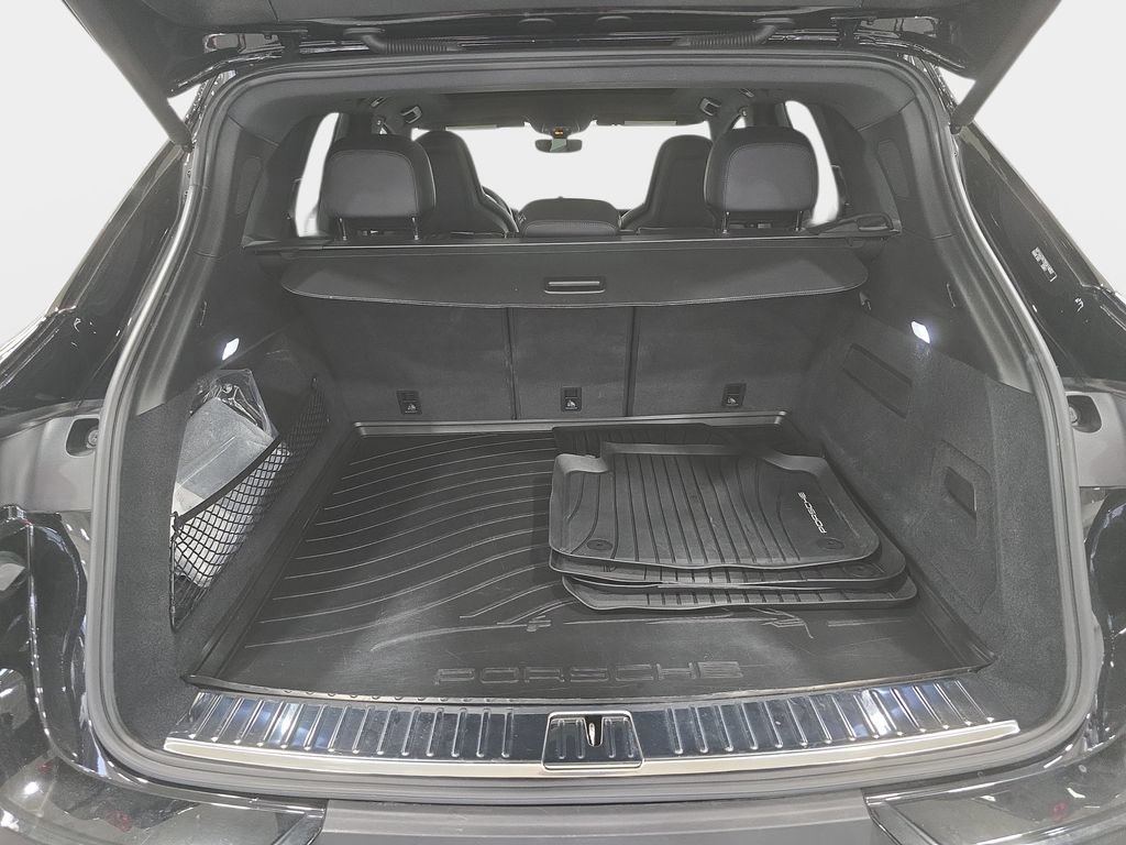 Used 2024 Porsche Cayenne AWD/4WD image 13
