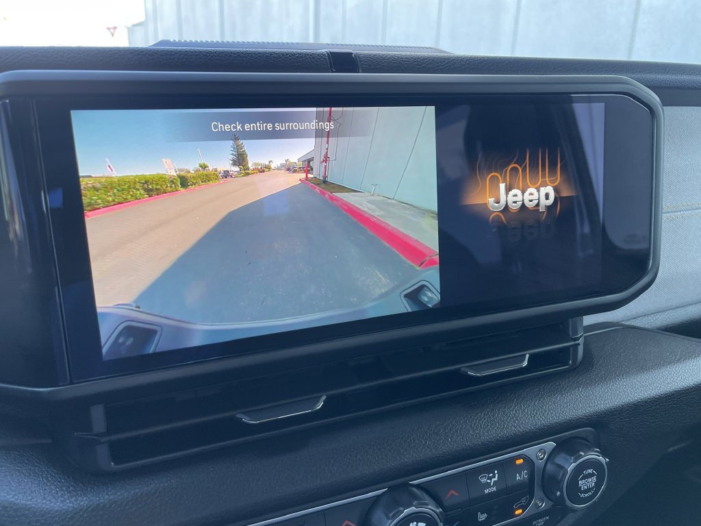 New 2026 Jeep Gladiator Sport AWD/4WD image 32
