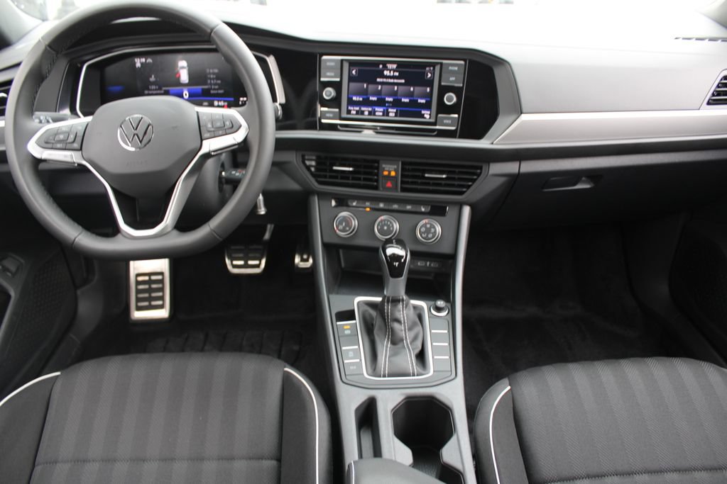 Certified 2024 Volkswagen Jetta Sport FWD image 18