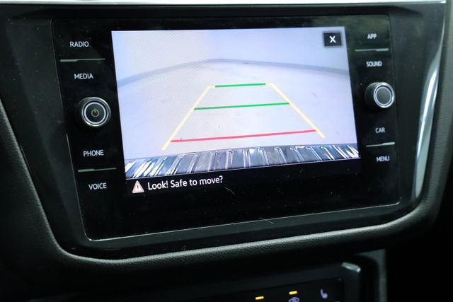 Certified 2022 Volkswagen Tiguan SE w/ Panoramic Sunroof Package image 18