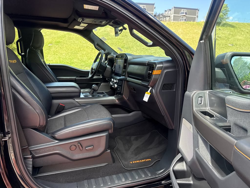 Certified 2025 Ford F150 Tremor AWD/4WD image 28
