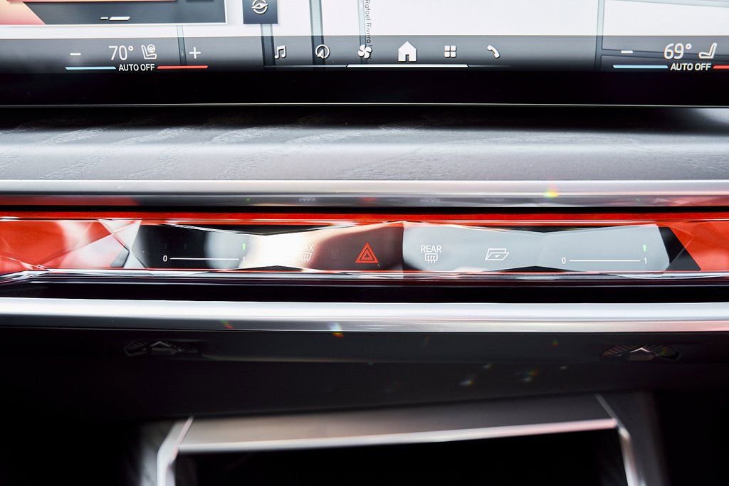 Used 2025 BMW 760i xDrive w/ Premium Package image 75