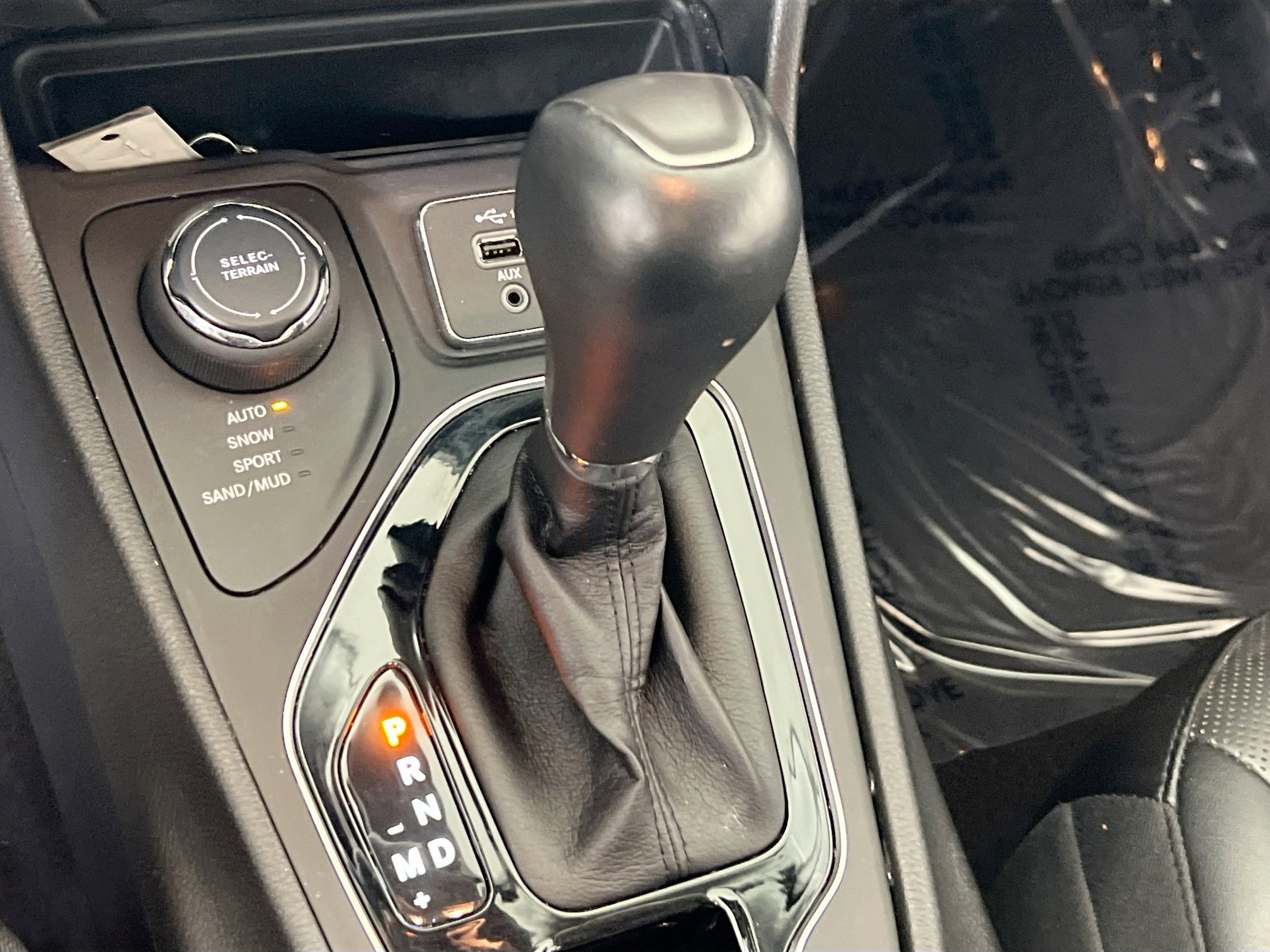 Used 2022 Jeep Cherokee Limited image 16