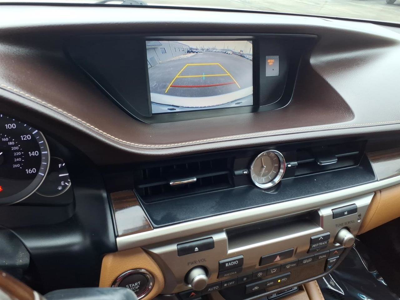 Used 2016 Lexus ES 350 w/ Premium Package w/Wood Trim image 13