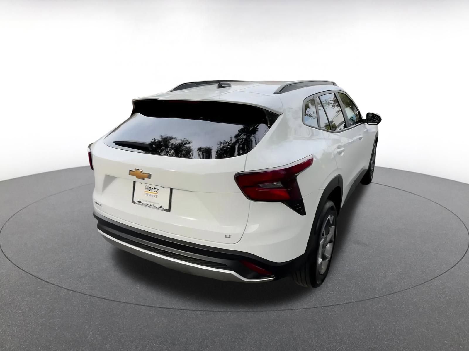 Used 2025 Chevrolet Trax LT image 14